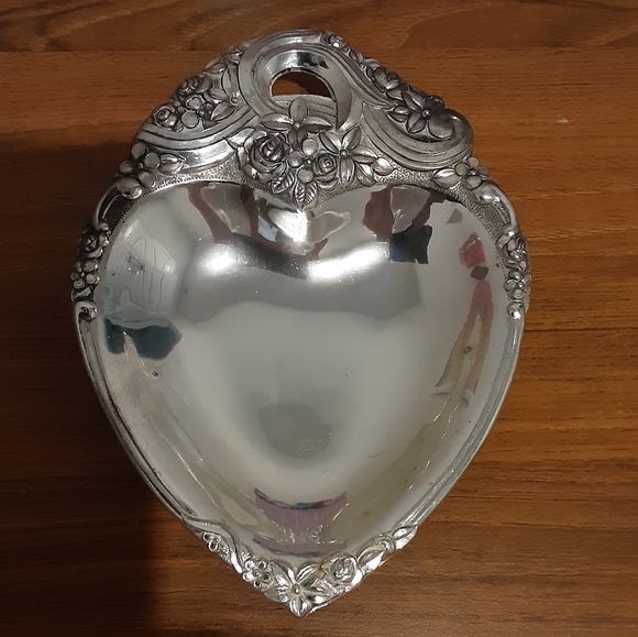 SILVER PLATED HEART SHAPED CANDY OR JEWELRY DISH (2 For $8) - Picture 1 of 4